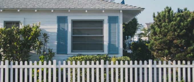 header image, house with picket fence